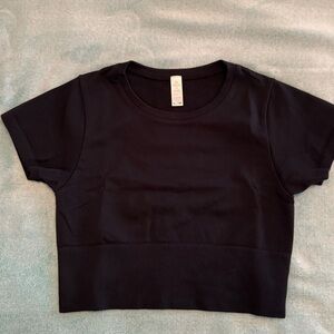 Offline by aerie black top - Size S/P - nylon/elastine -
like new condition